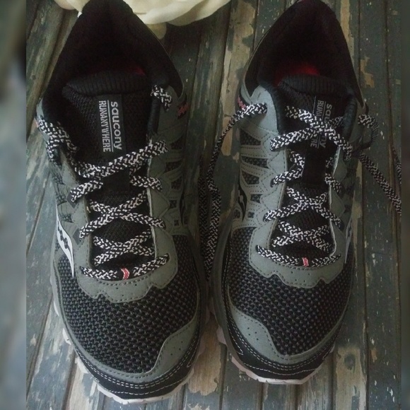 saucony grid trail running shoes